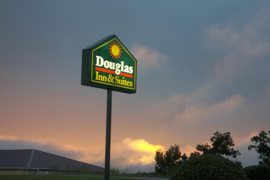 Douglas Inn & Suites, Blue Ridge, Ga Exterior foto