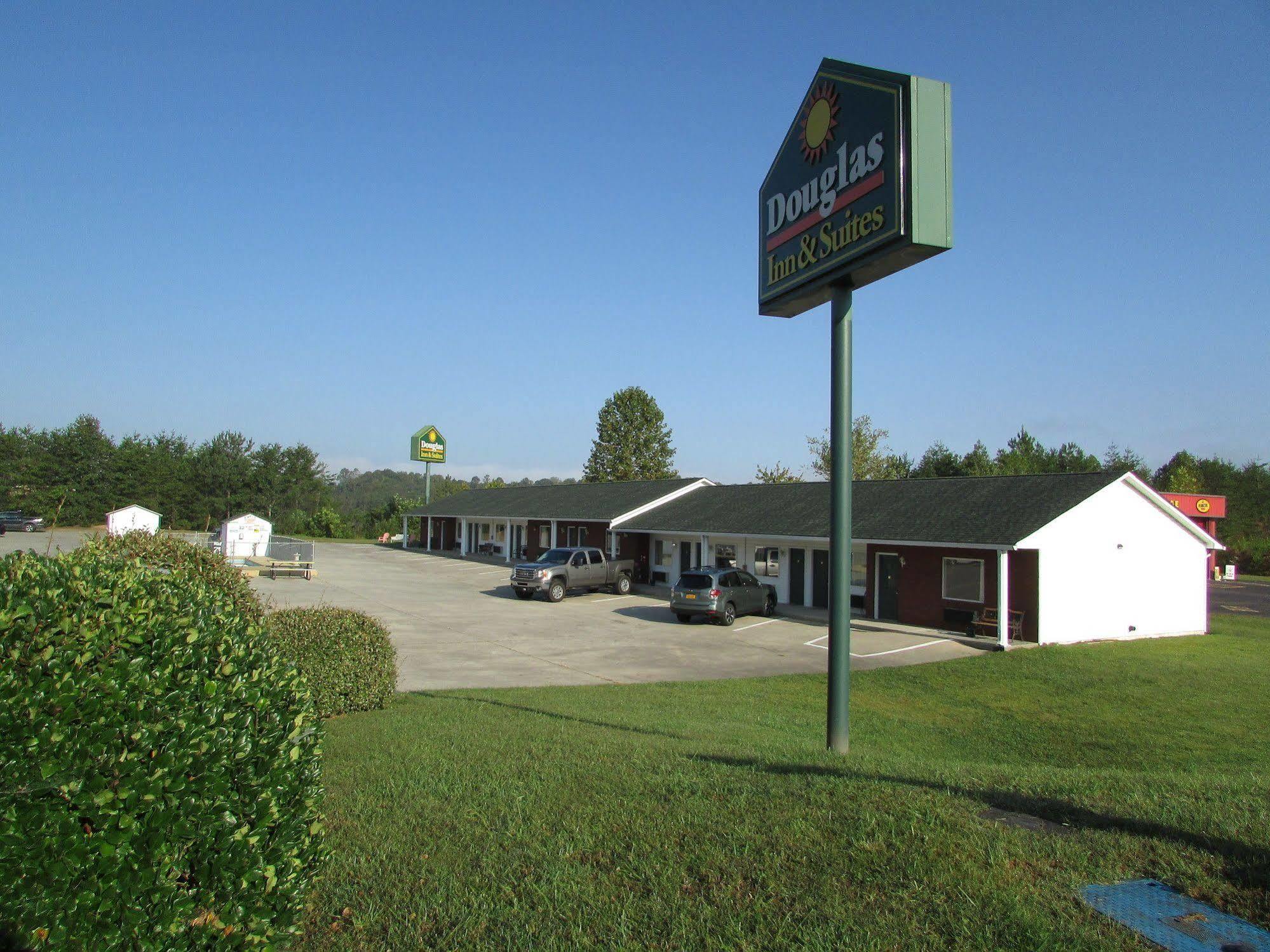 Douglas Inn & Suites, Blue Ridge, Ga Exterior foto