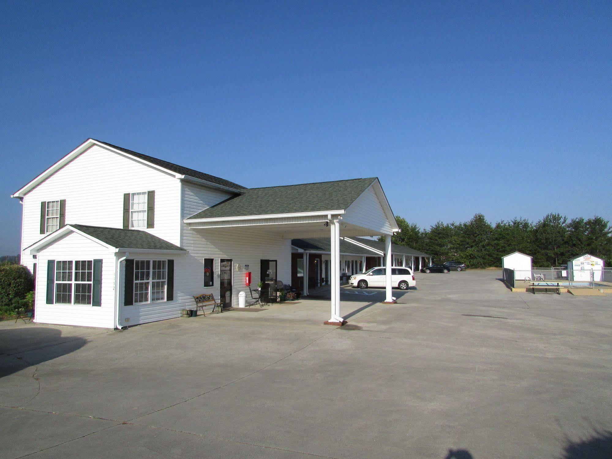 Douglas Inn & Suites, Blue Ridge, Ga Exterior foto